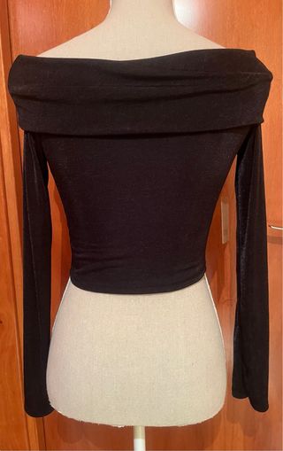 Top fiesta escotado manga larga negro