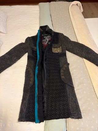 Abrigo Desigual Negro y Gris