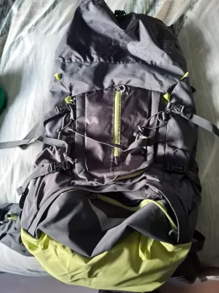 Mochila senderismo 50L +10L gris/verde