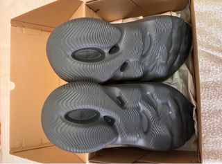Yeezy Foam Runner Carbon Talla 44