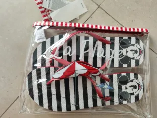 Chanclas de Mujer y neceser