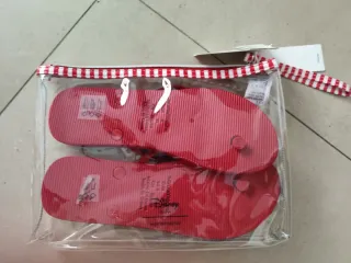 Chanclas de Mujer y neceser