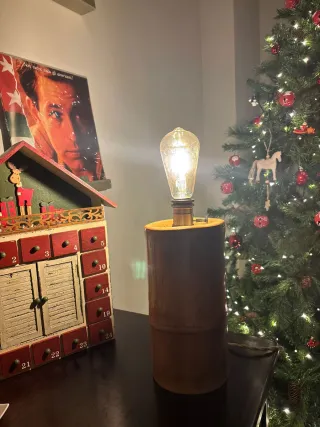 Lampada da tavolo in bambù