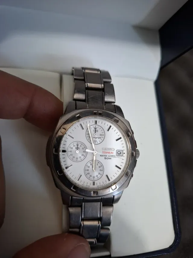 Relógio Seiko V657-9910 Cronógrafo em Titânio