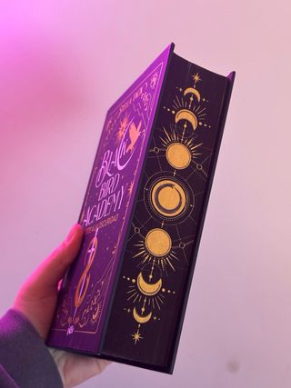 Black Bird Academy, muerte a la oscuridad