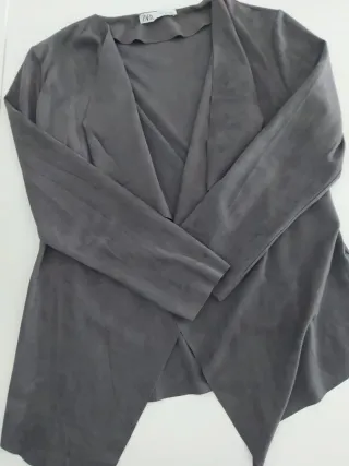 Cárdigan gris asimétrico antelina Zara T. L