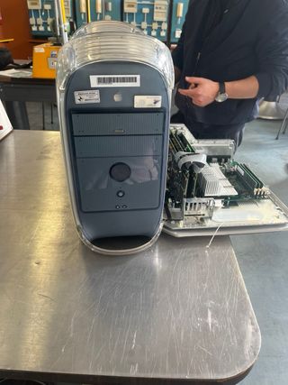 Apple Power Mac G4 con disco IBM