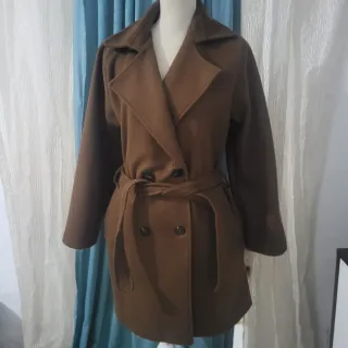 Abrigo de paño marrón