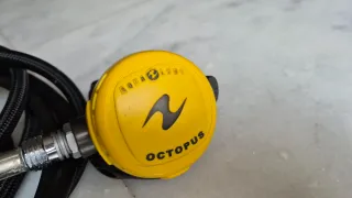 REGULADOR BUCEO AQUALUNG TITAN OCTOPUS Y MANOMETRO
