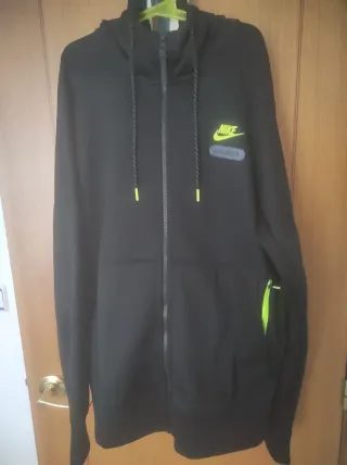 Chándal Nike Air Max Talla M Negro y Verde