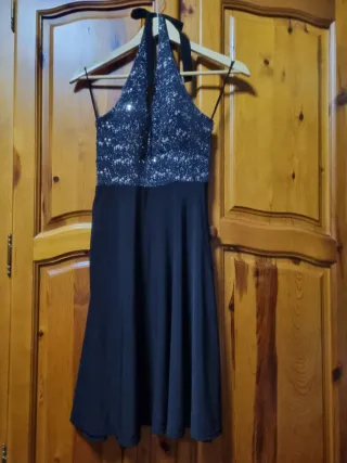 Vestido de fiesta negro y plateado