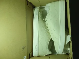 ESTRENA! Zapatillas Reebok talla 37.5 Unisex