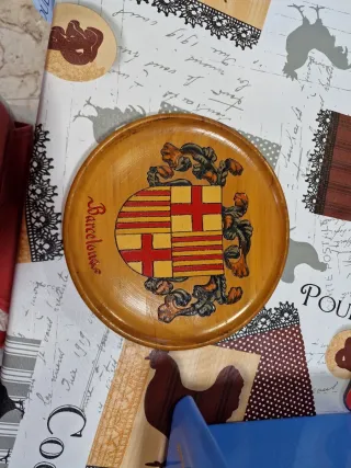 Plato decorativo Barcelona madera