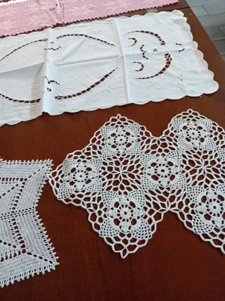 Set 7 Centrini Lavorati a Mano