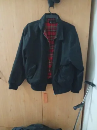 Chaqueta Harrington Negra con Forro Tartán