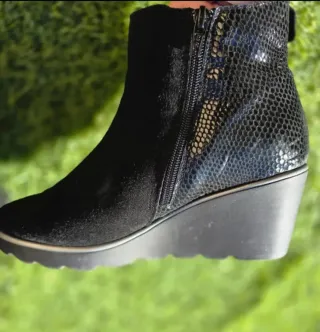 Botín de Piel Negro