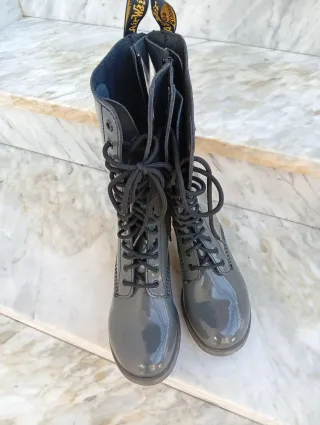 Stivali Dr. Martens limited edition grigi