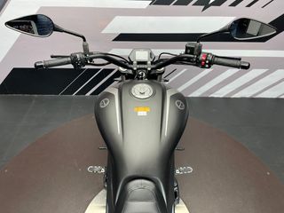 Benelli 502 C Cruiser Negra