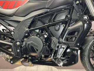 Benelli 502 C Cruiser Negra