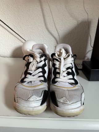 Zapatillas Jordan Negras y Blancas