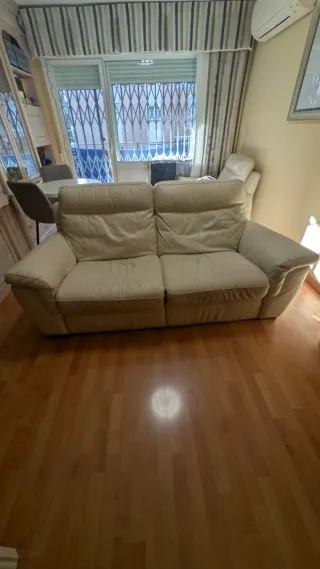 Sofá Natuzzi de cuero beige