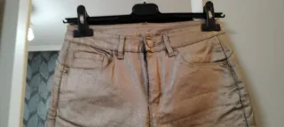 Pantalones dorados