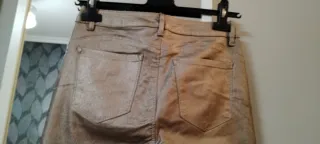 Pantalones dorados