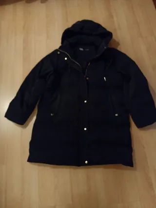 Abrigo plumífero negro Zara Talla XL