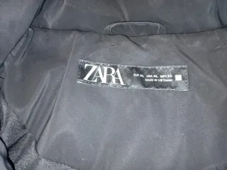 Abrigo plumífero negro Zara Talla XL