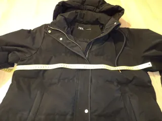 Abrigo plumífero negro Zara Talla XL
