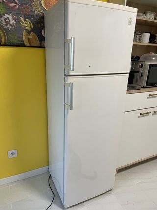 Nevera blanca