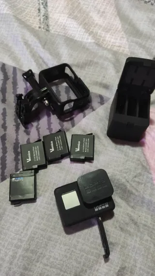 GoPro Hero 7 Black + Accesorios