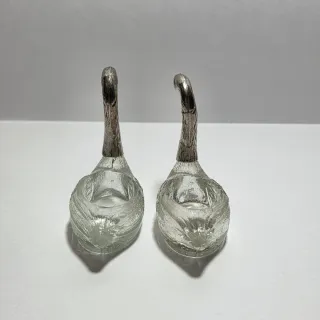 Coppia di porta spezie a forma di cigno