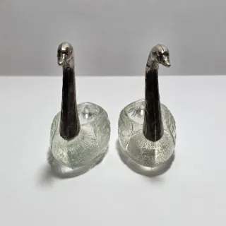 Coppia di porta spezie a forma di cigno