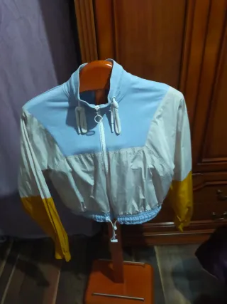 Abrigo Corto Azul y Amarillo