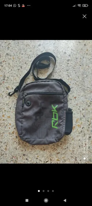 Bolso bandolera Reebok gris y verde