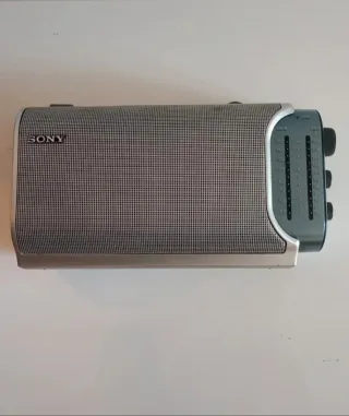 Radio Sony ICF-704 funzionante