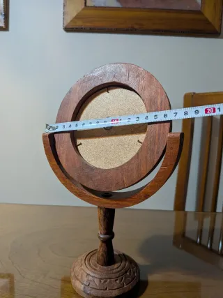 Specchio da trucco in legno intagliato