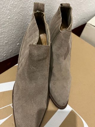 Botín tacón ante Zara beige