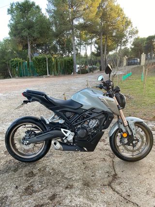 Honda CB125R 2022