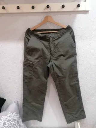 Pantalón de caza y montaña verde