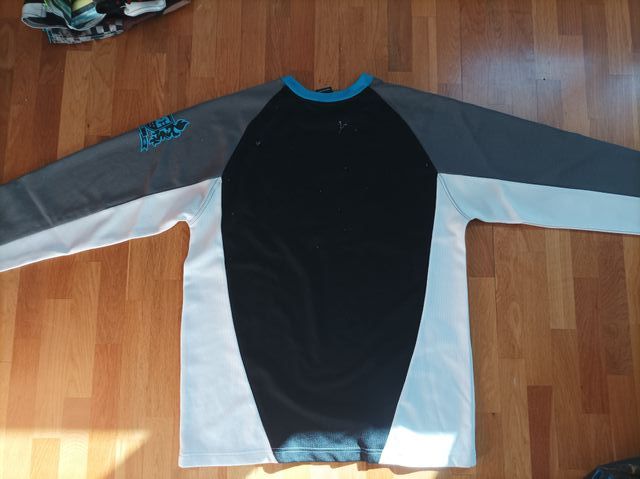 Camiseta DC Shoes Negra y Azul