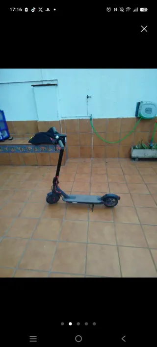 Patinete eléctrico gris