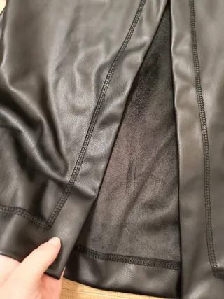 Falda larga cuero negra talle alto