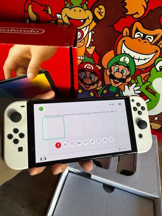 Nintendo Switch OLED 2024 COMO NUEVA aún plasticos