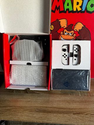 Nintendo Switch OLED 2024 COMO NUEVA aún plasticos