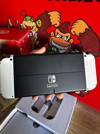 Nintendo Switch OLED 2024 COMO NUEVA aún plasticos