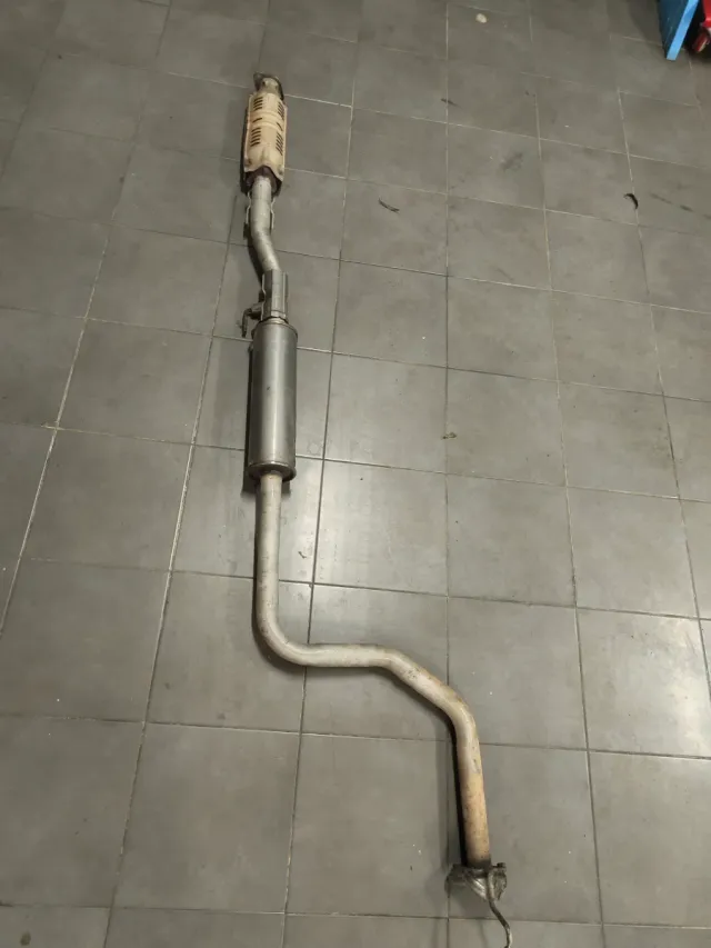 Línea de escape nueva original Honda Civic EK4