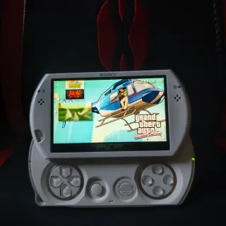 Sony PSP Go Blanca + 30 Juegos