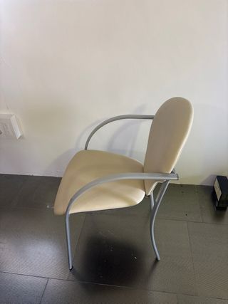 6 sedie da ufficio beige con struttura argentata
